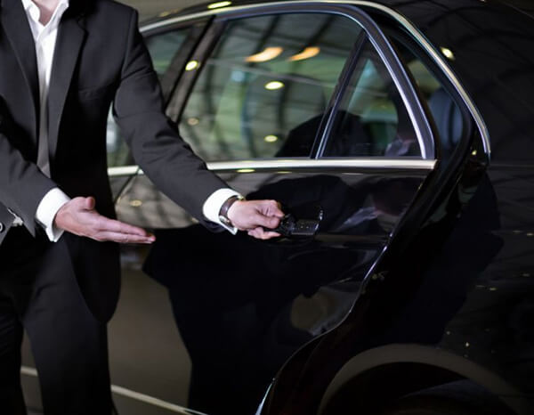 melbourne-airport-transfers-with-True-Blue-Limousines